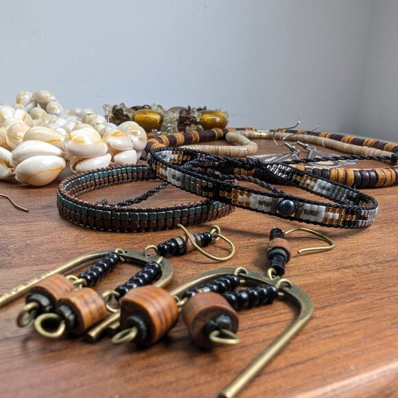 Vintage to Now Jewelry Lot - Boho Beach Neutrals - Picture 13 of 16